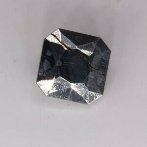 9.55 ct SIKHOTE ALIN NICKEL IRON METEORITE  -  RUSSIA